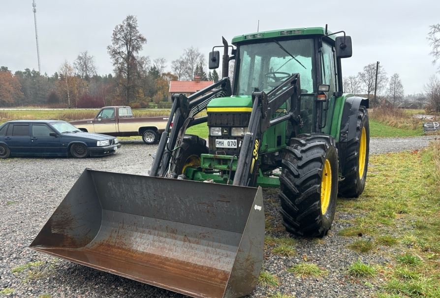 1994 John Deere 6210 Traktor + Gabeln und Schaufel