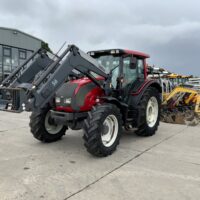 2012 Valtra N121